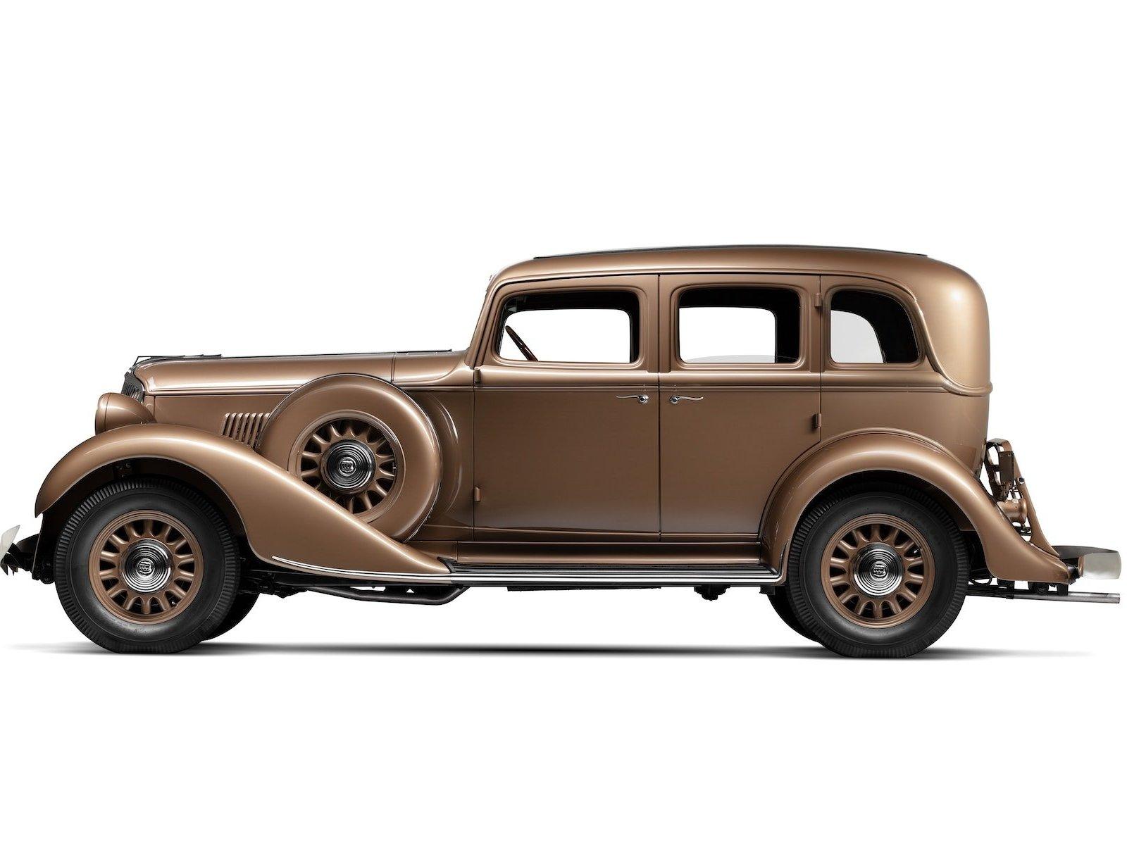 Image of 1933 Graham 8 Sedan